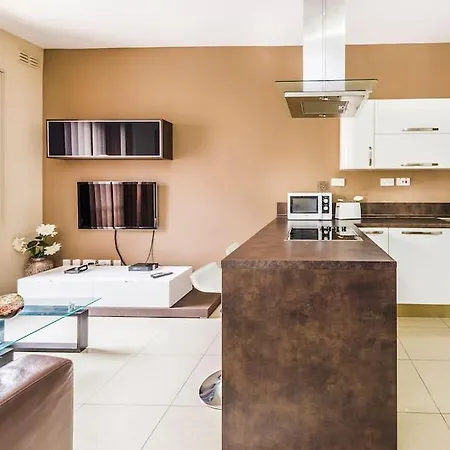 Cosy 2 Bedroom Maisonette Saint Julian's