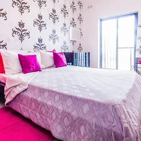 펜션 Cosy 2 Bedroom Maisonette *